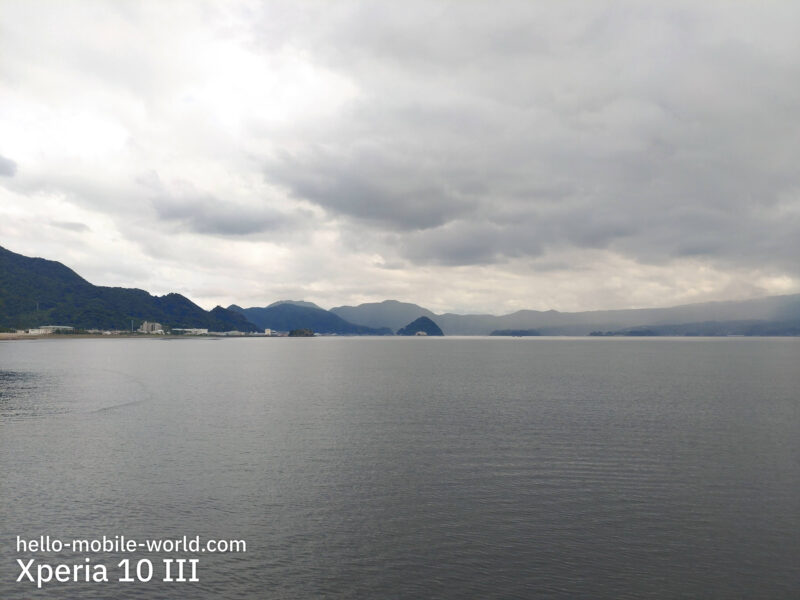 Xperia 10 III 広角 1.0倍 写真例 牛臥山公園から見る淡島ホテル