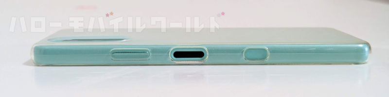 Xperia 10 IV に Xperia 10 III の TPU ケースを装着（側面：電源・音量ボタン）